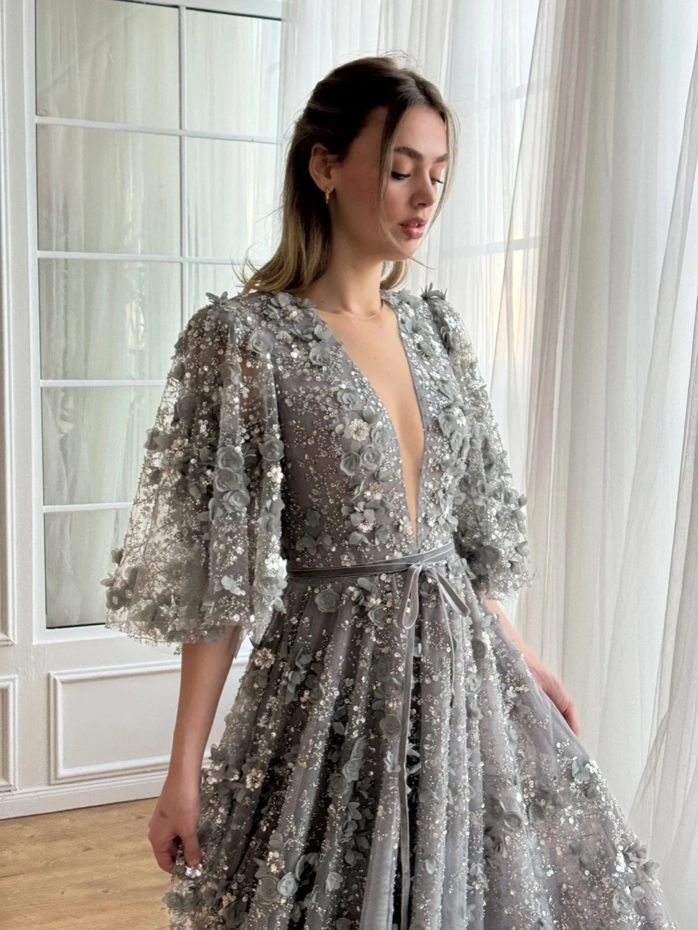 Graceful Gray A-line Long Evening Dress For Women Sequined 3D Flower Wedding Party Gown 2025 Customized Deep V-neck Prom Dresses