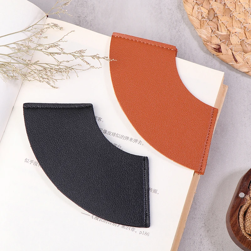 1PC Fan Shaped Bookmark Leather Mini Portable Gift Bookmark Book Clip Book Corner Protector School Supplies PU Book Marks