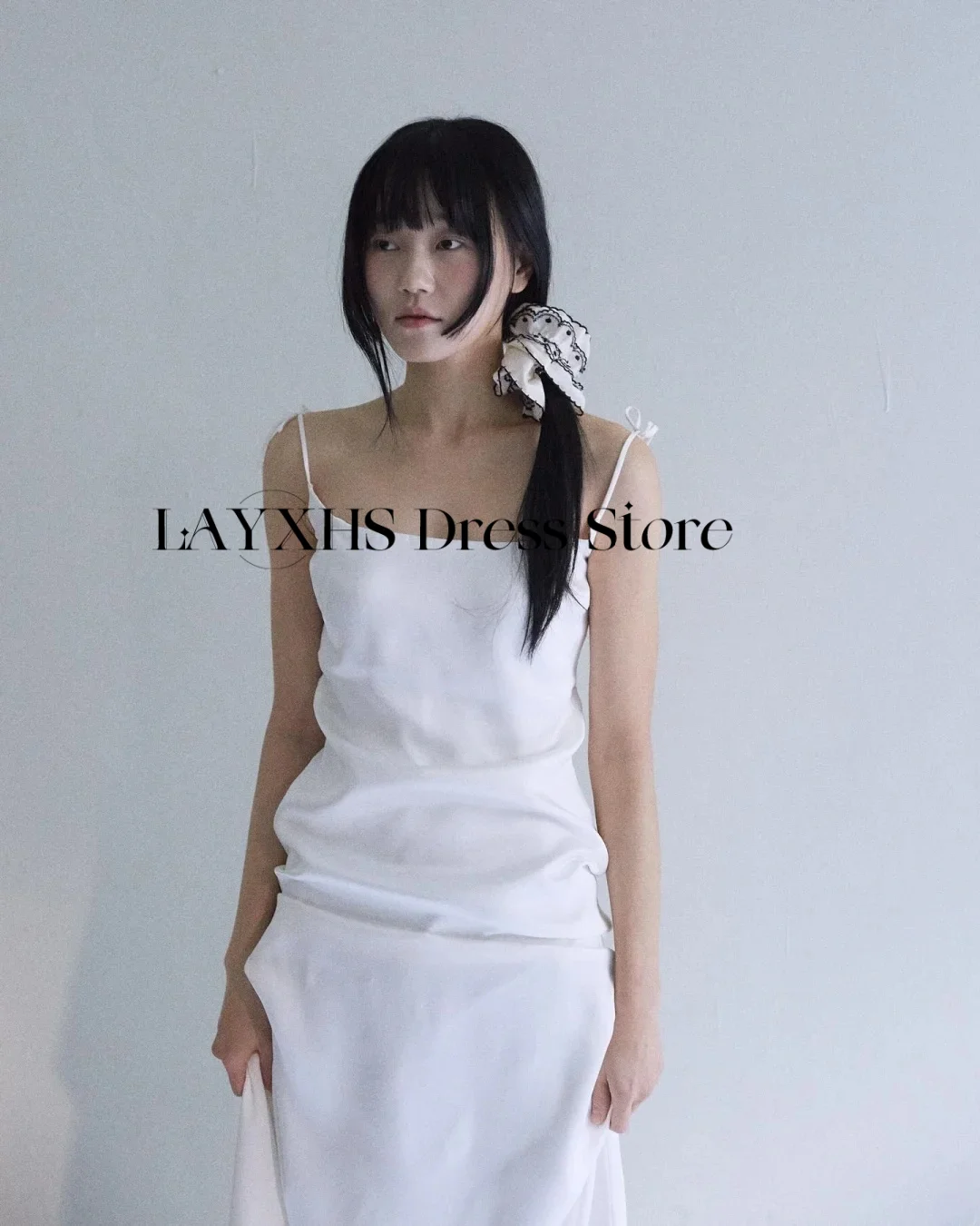 Eenvoudige Spaghetti Band Witte Trouwjurk Satijn Aangepaste Korea Fotoshoot Bruidsjurk Mouwloze Lange Bruid Jurk Aangepast