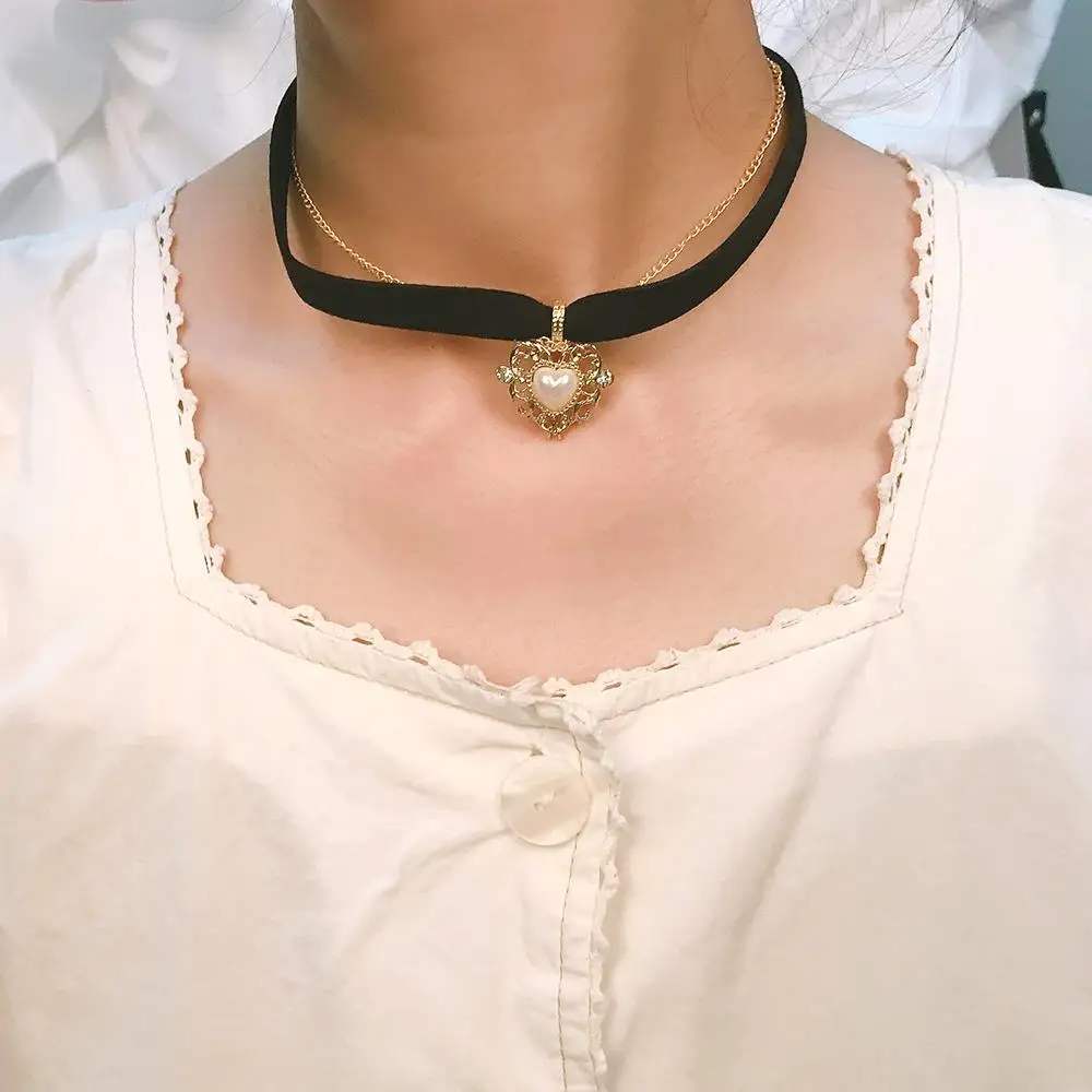 

Vintage Velvet Black Choker Love Heart Pendant Imitation Pearls Short Chain Necklace For Women Girls Gifts Party