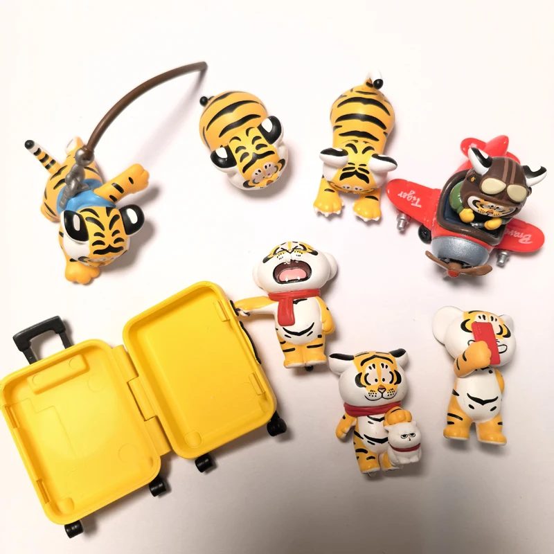 Kawaii Mini Schattig Verrassing Dier Aanbiddelijk Huilende Tijger Pilotenkoffer Figuur Cartoon Huisdier Vriend Zeldzaam Beperkte Collectie Speelgoed Cadeau