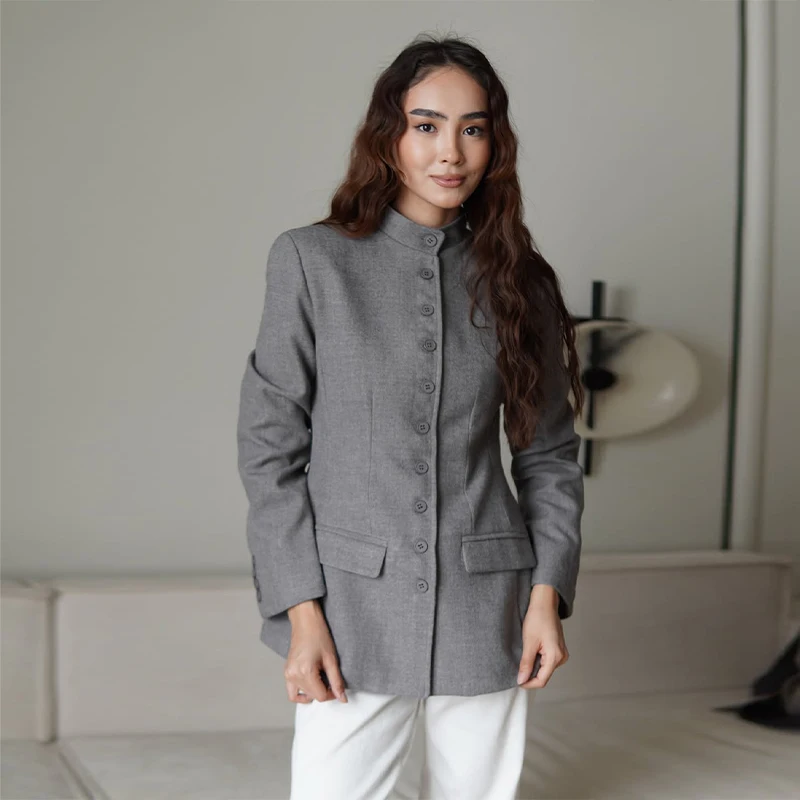 Damen-Blazer mit Stehkragen und Taillenbetonung, elegant, langärmelig, einreihig, schmal geschnitten, schicke Bürojacke – Detail 29