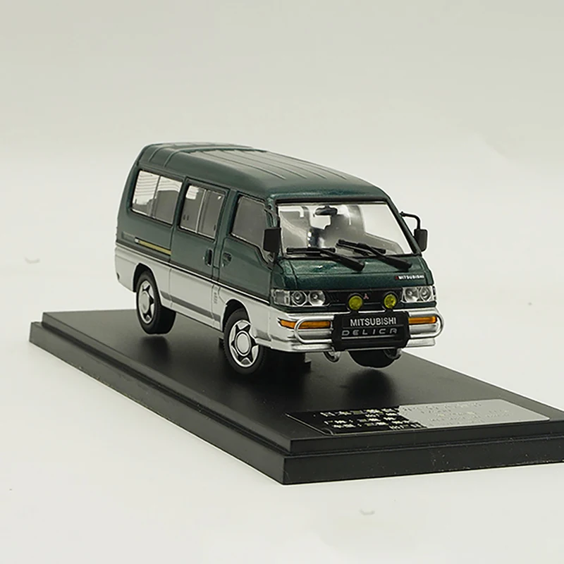1:43 Scale Diecast Alloy Mitsubishi Delica 4x4 Station Wagon Toy 1:43 Scale Diecast Alloy Mitsubishi Delica 4x4 Station Wagon Toy