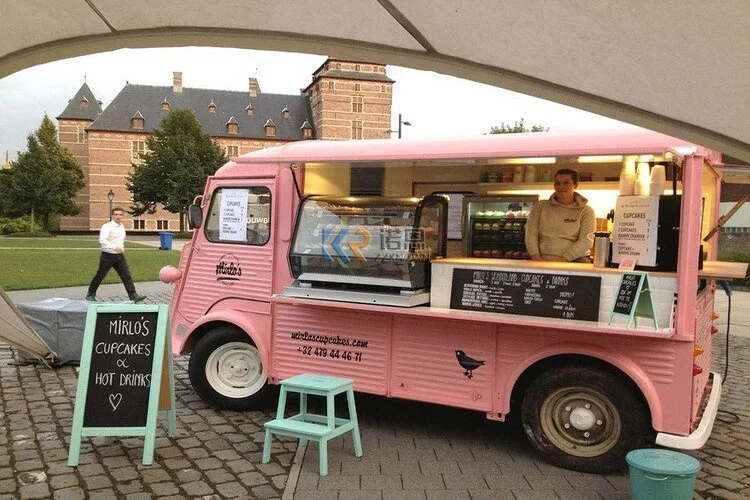 Ciężarówki do lodów Przyczepa gastronomiczna Retro Food Truck Elektryczna ciężarówka z jedzeniem USA Mobilna ciężarówka z jedzeniem na sprzedaż