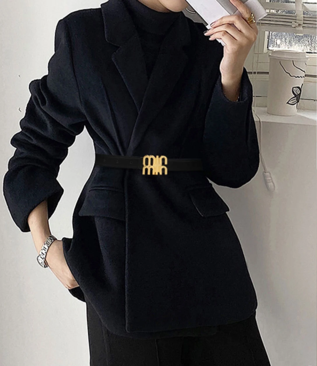 

Luxury women's leather belts high-end leather versatile decoration suits, coats, belts design-inspired niche black jeans belts