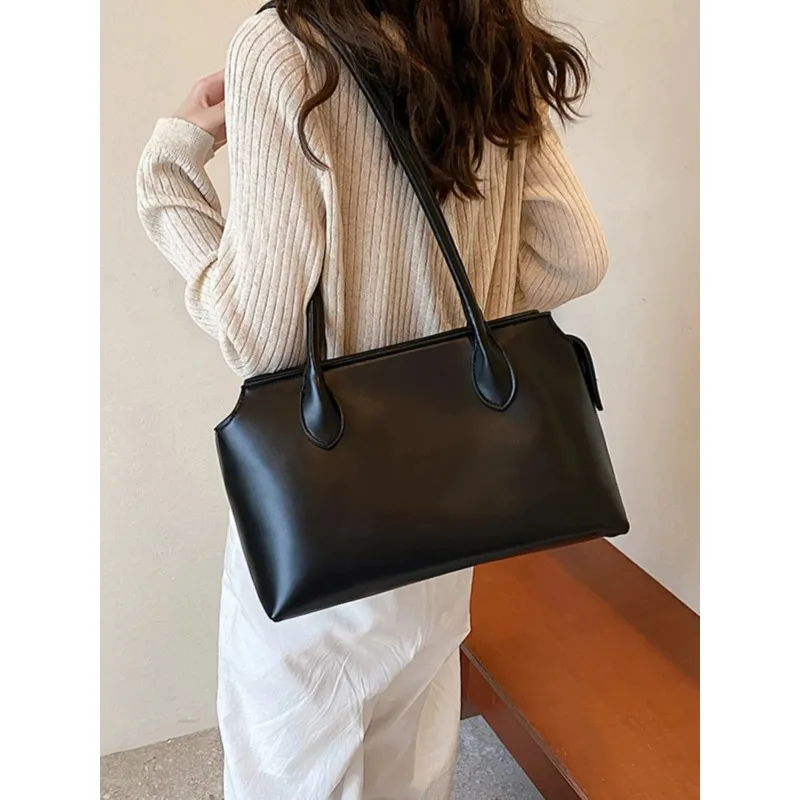 

Casual Underarm Bag Single oulder Handbag Trendy mat Leather Soft Surface Medium Size for Youth