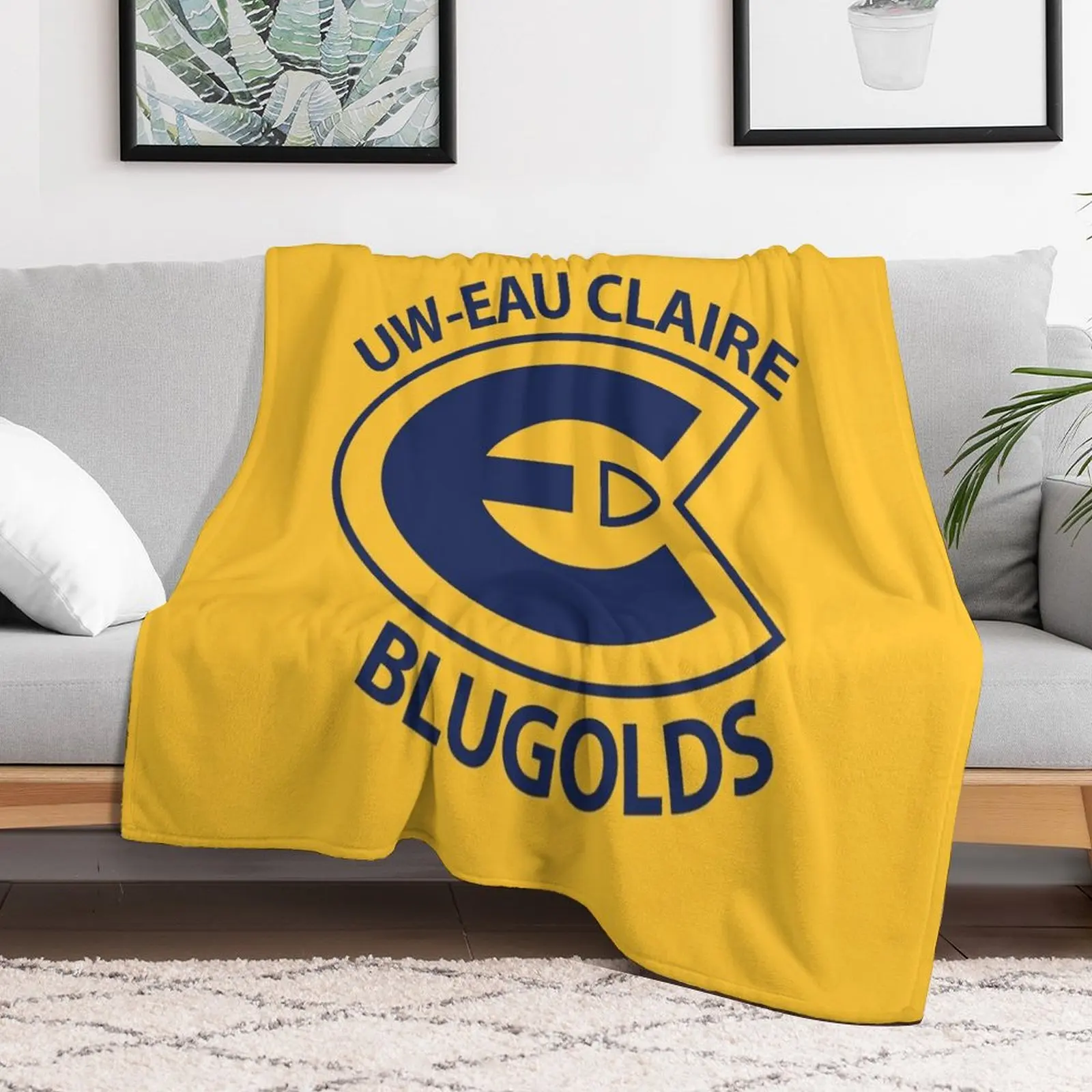 

University of WisconsinaEau Claire Throw Blanket Vintage Camping Blankets