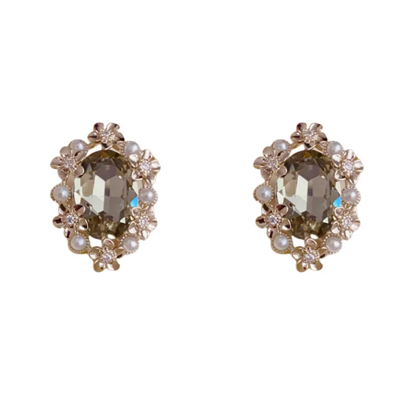 Beautiful pearl earrings and stud earrings for ladies，fashion, light luxury and versatile Trendy jewelry