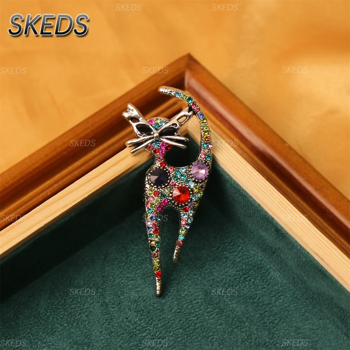 SKEDS Broche de gato adorable, - Anime Cosplay Simple reseña y precio