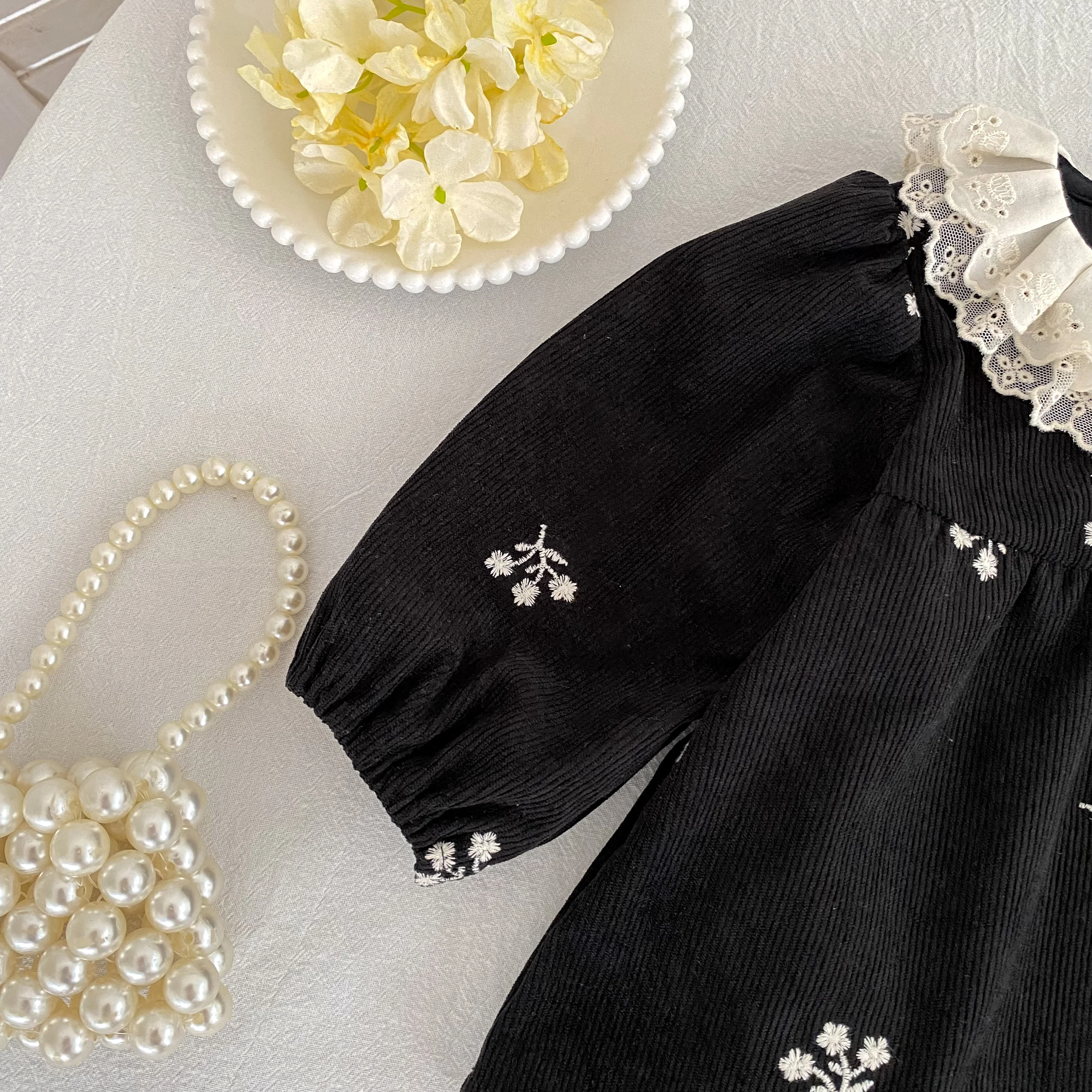 2026 Baby-Mädchen-Cord-Strampler 0-24M Langarm mit Spitzen-Rüschenkragen und Blumenstickerei, Herbst-Strampler für Kleinkinder, Prinzessinnen-Strampler – Detail 9