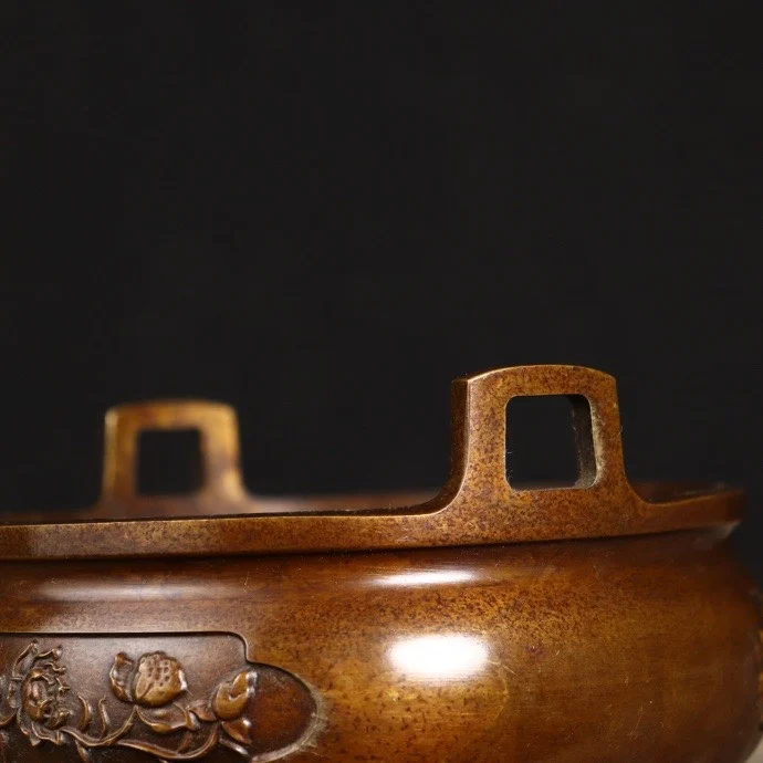 Pure copper Xuande furnace, Sugong carved  thickened large  for Buddha worship, copper incense burner to send  plugs