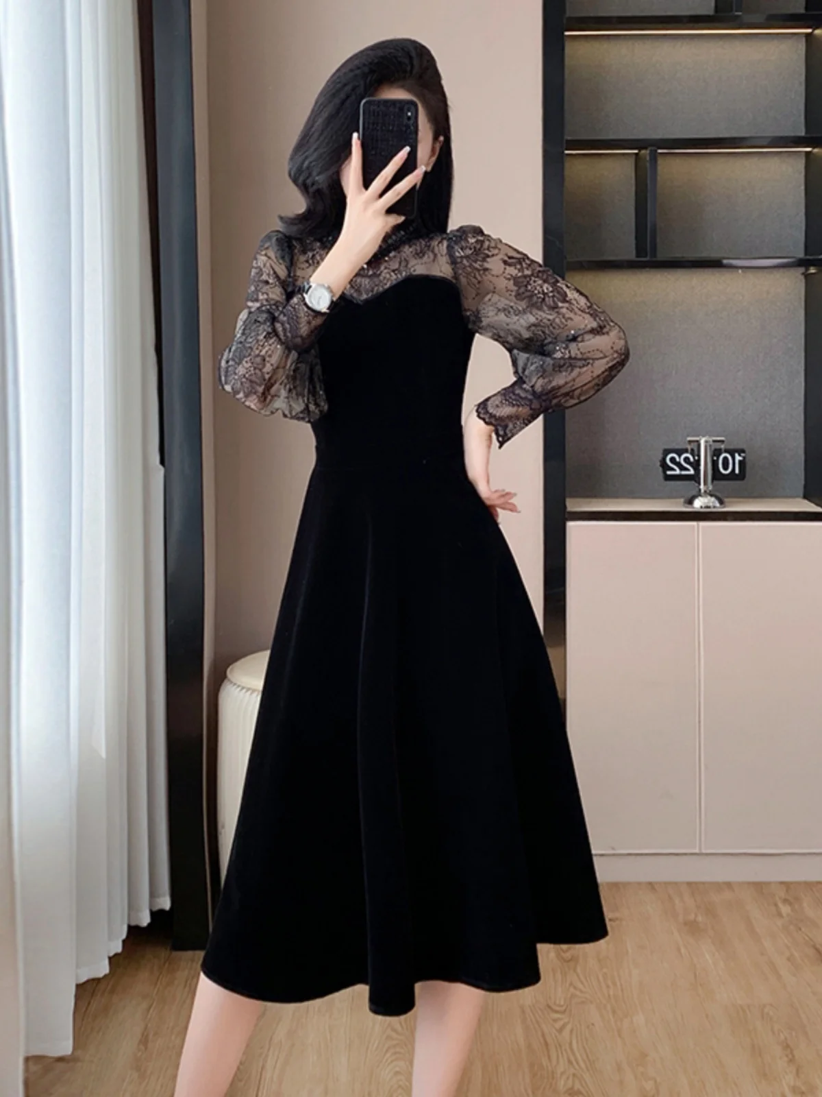 

Elegant Velvet Patchwork Dress Slimming Waist Design Long Style French Style Autumn Winter New Arrival Women's City Commute D...