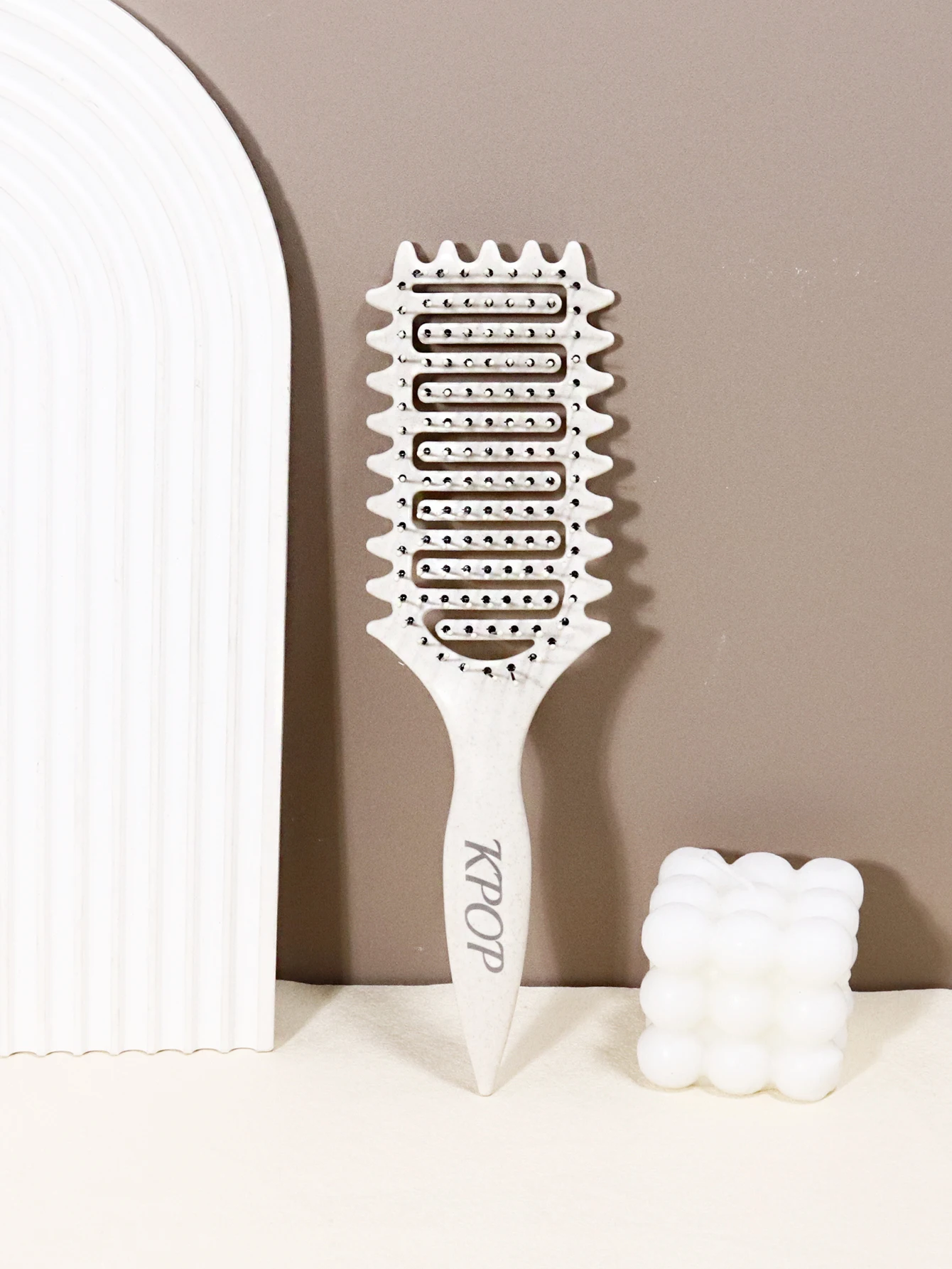KPOP Lockenbürste – mit Nylonborsten und ABS-Griff zum Stylen von Locken, speziell für Echthaarperücken. – Detail 7