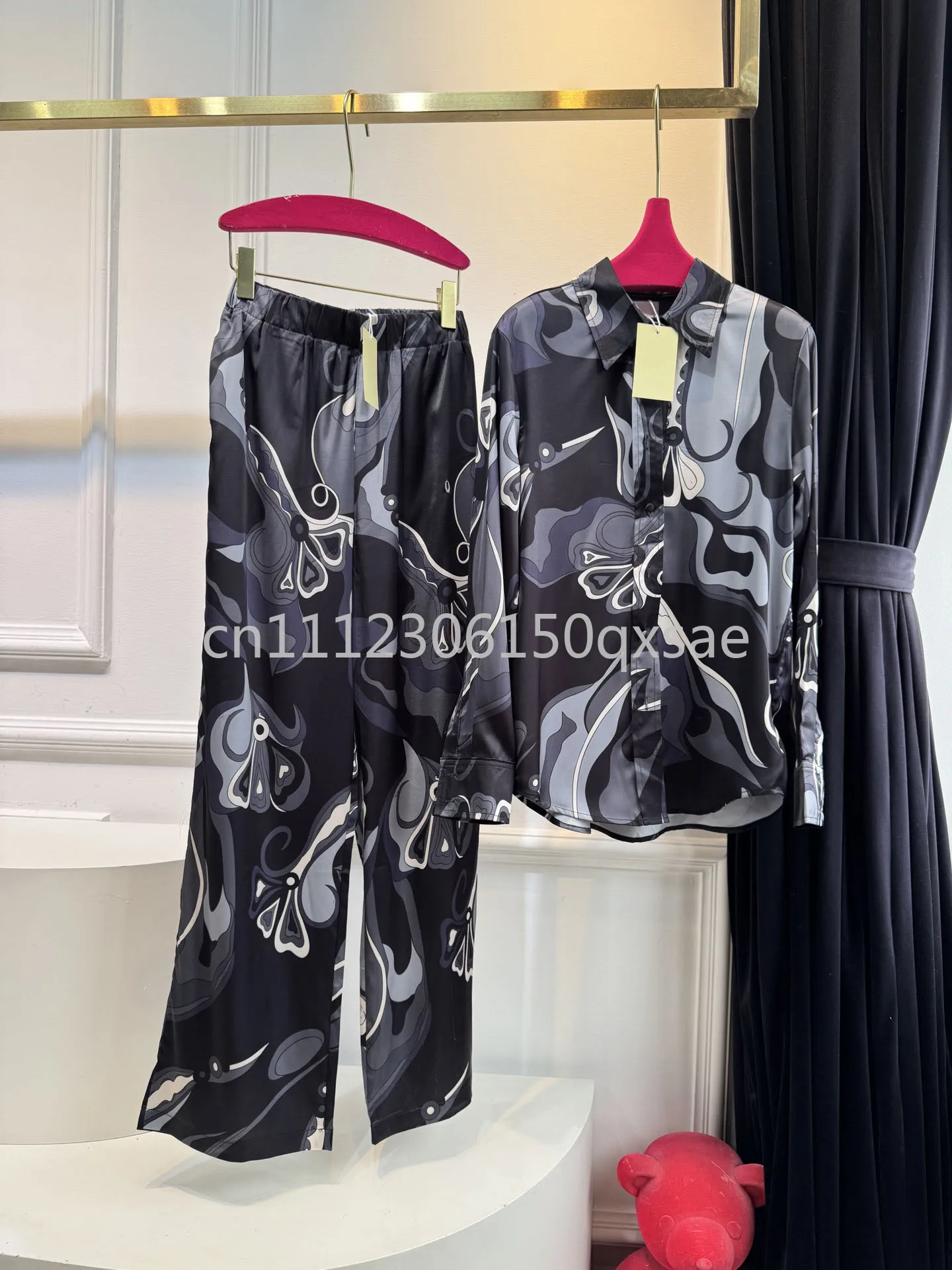 

Luxury Design Women's Black Pants Sets with Letter Signature Logo Designer Brand Lady Sexy Long Shirts Sets Summer Beach Sets