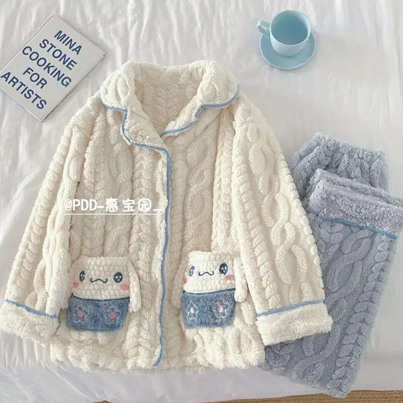 

Женский пижамный комплект Sanrio Hello Kitty, фланелевая одежда для сна из кораллового флиса, зимняя домашняя одежда для студентов, которую можно носить на улице, милая утепленная модель