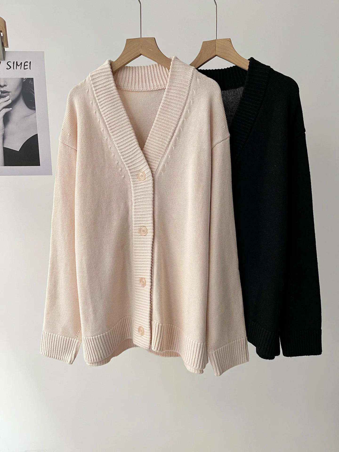 

Women's loose version V-neck ribbed cardigan knitted sweater autumn and winter 16a-0043