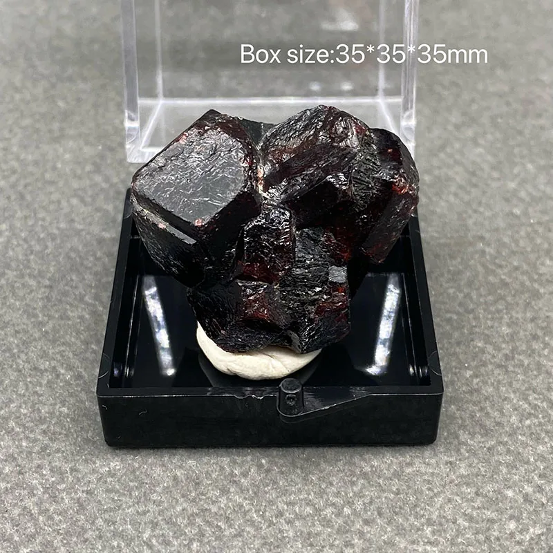 

100% natural garnet raw stone mineral specimen healing crystal gemstone collection Box size:35*35*35mm