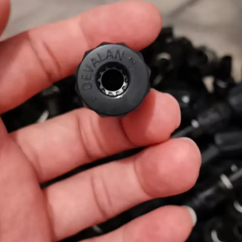 Conector MCFour de 1500V, conector fotovoltaico Devalan, cabezal macho y hembra para GoodWe Solis Sungrow, inversor atado en red