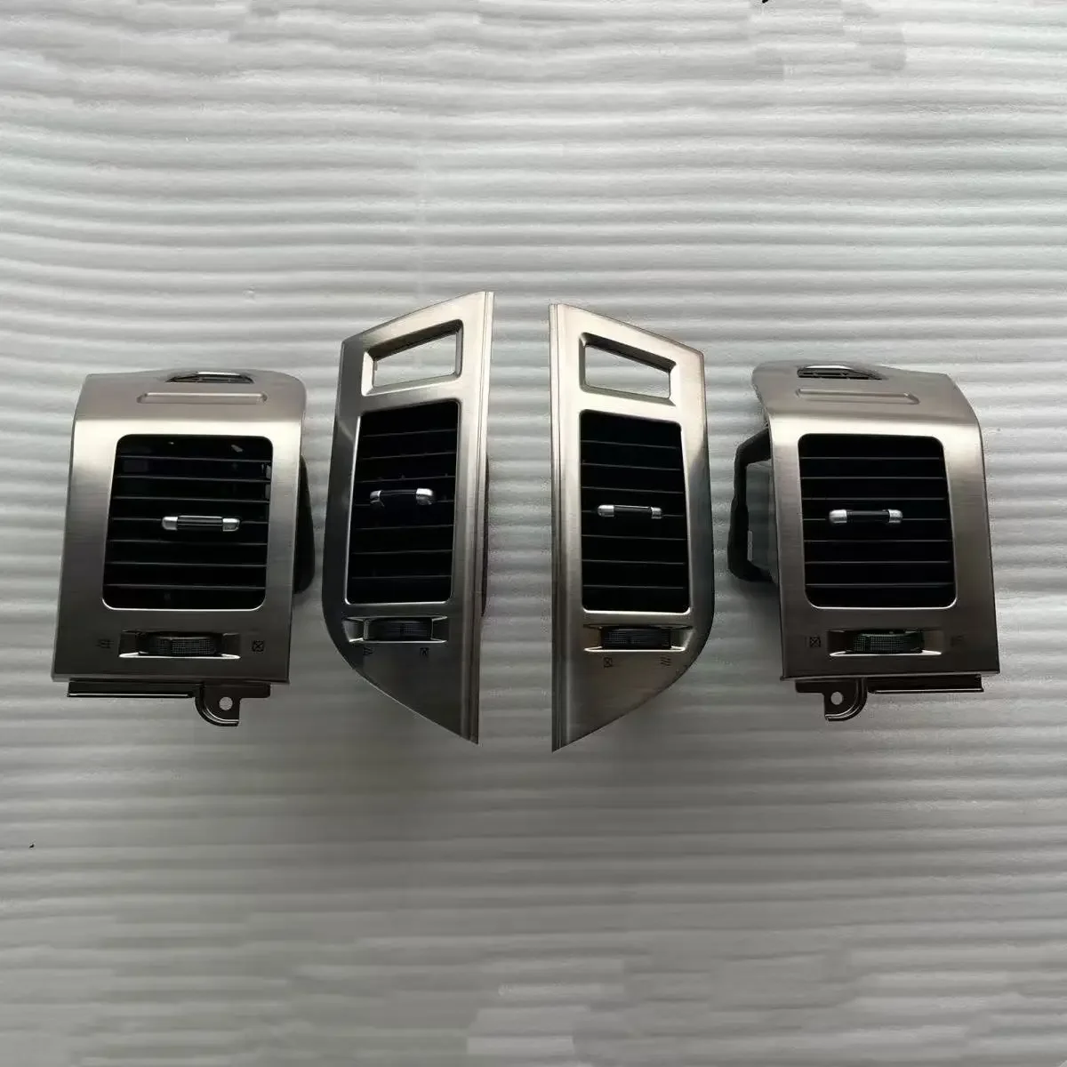 1pcs or 2pcs  4PCS For Mitsubishi For Pajero Montero V87 V93 V95 V97 V98 2007-2022 8030A313XA air conditioner air outlet