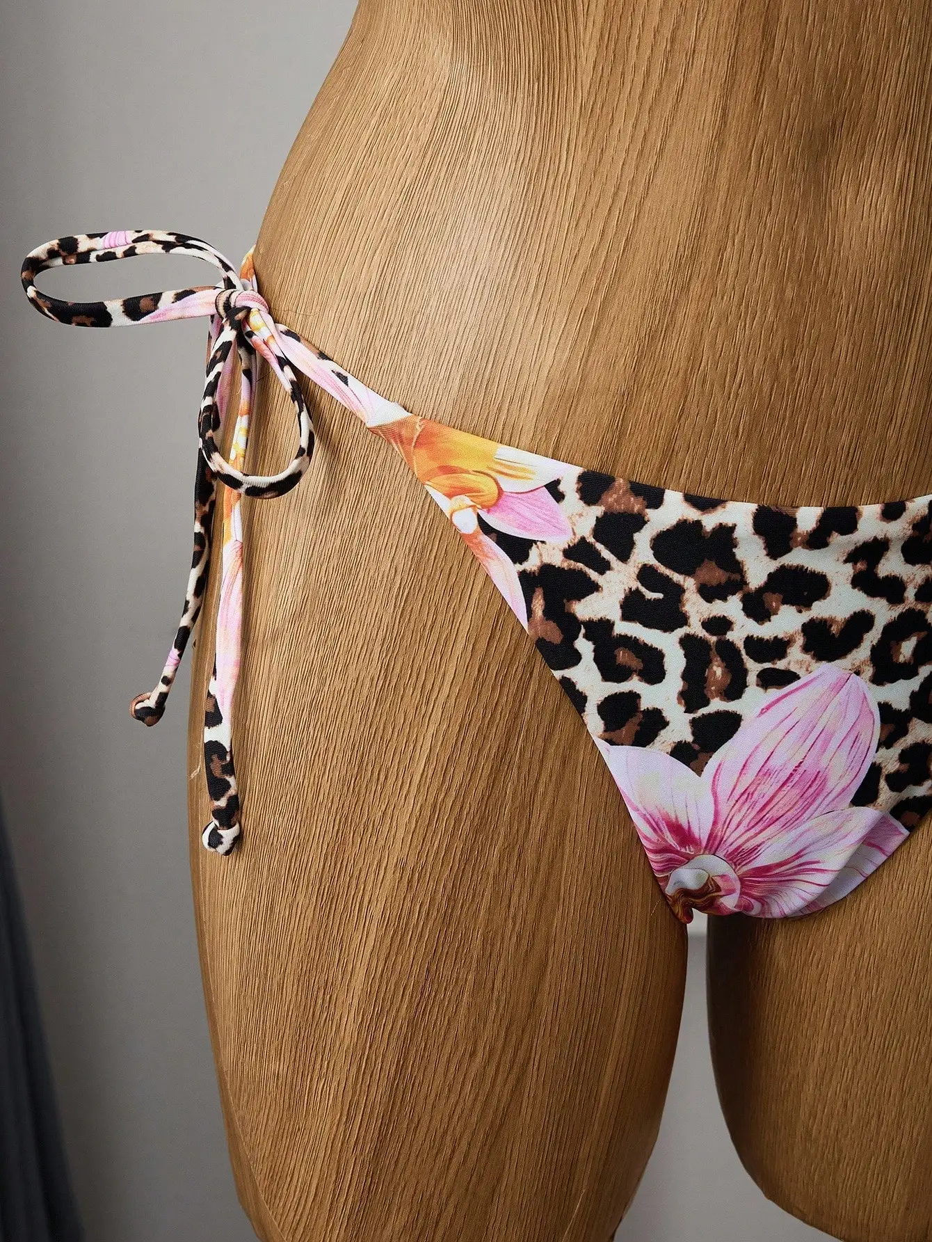 

Комплект бикини с леопардовым и цветочным принтом (3 предмета) с пышной юбкой-тортом и рюшами, пляжный наряд для отпуска