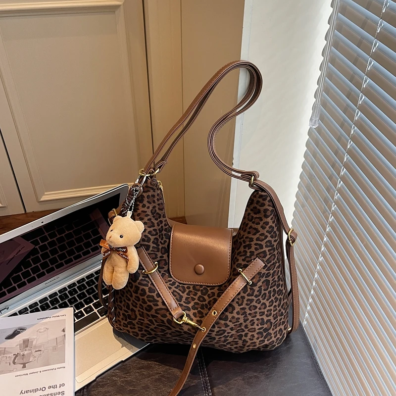 

Модный женский рюкзак с леопардовым принтом, повседневная сумка через плечо из мягкой кожи на молнии, женская сумка, осенне-зимняя новинка, стильная сумочка