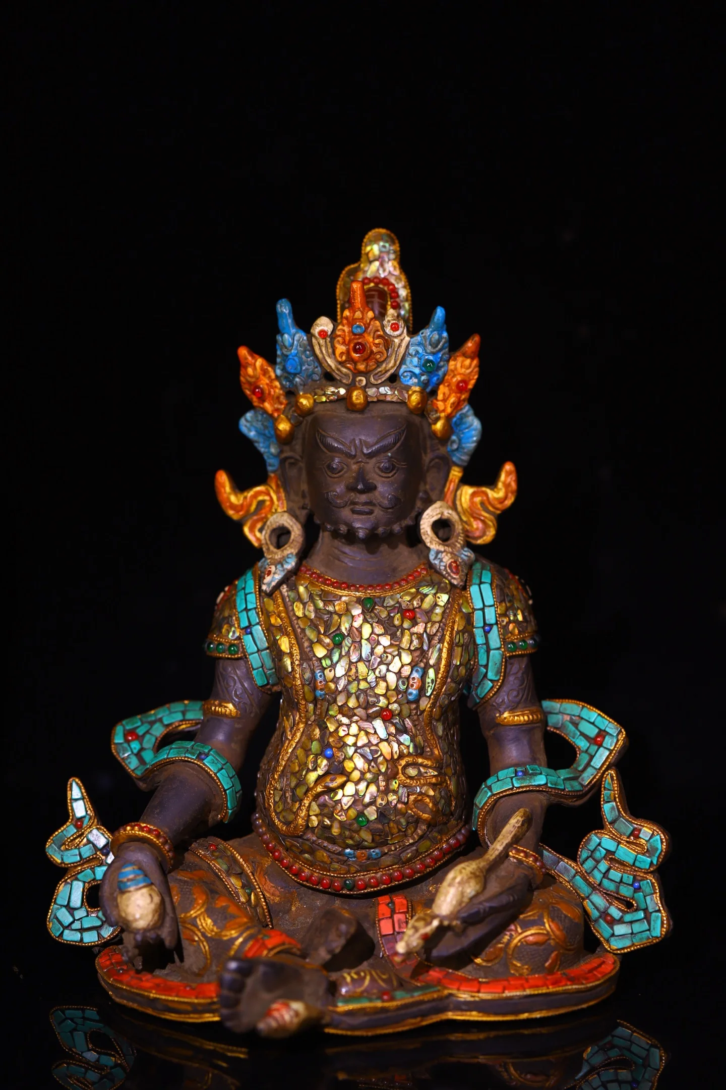 

Old Nepalese Folk Bronze Painted Mosaic Gem gZi Beads Shell Turquoise Yellow Jambhala Sitting Buddha Worship Hall Town house