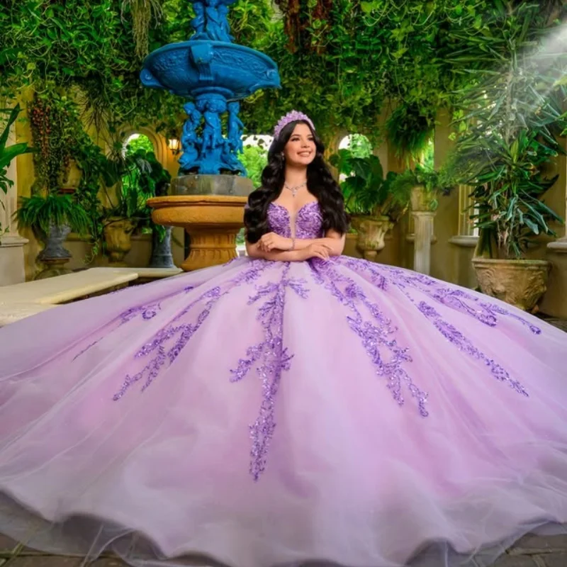 Brilhante lavanda quinceanera vestido glitter decalque renda cauda longa arco vestidos de 15 quinceanera ﻿ Personalizar
