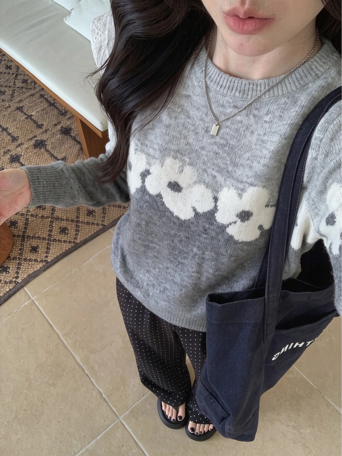 Grey Gradient Floral Embroidery round Neck Knitted Sweater Women's Autumn Winter Outerwear Lazy Style High-End Soft Cozy Top