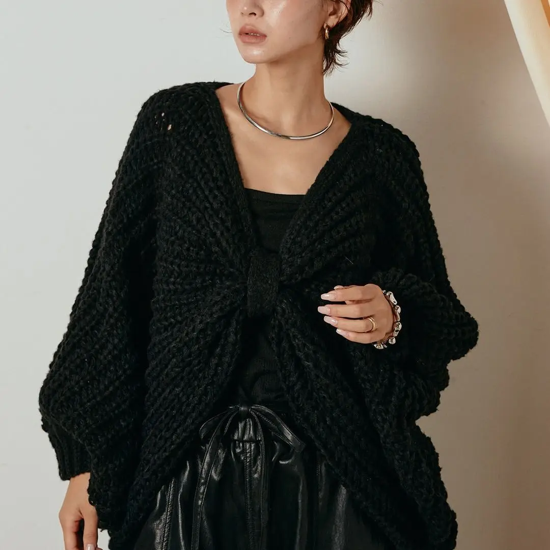 Real shot, new bat-shaped knitted loose and versatile cape top in autumn and winter, fashionable knitted pullover stacked top