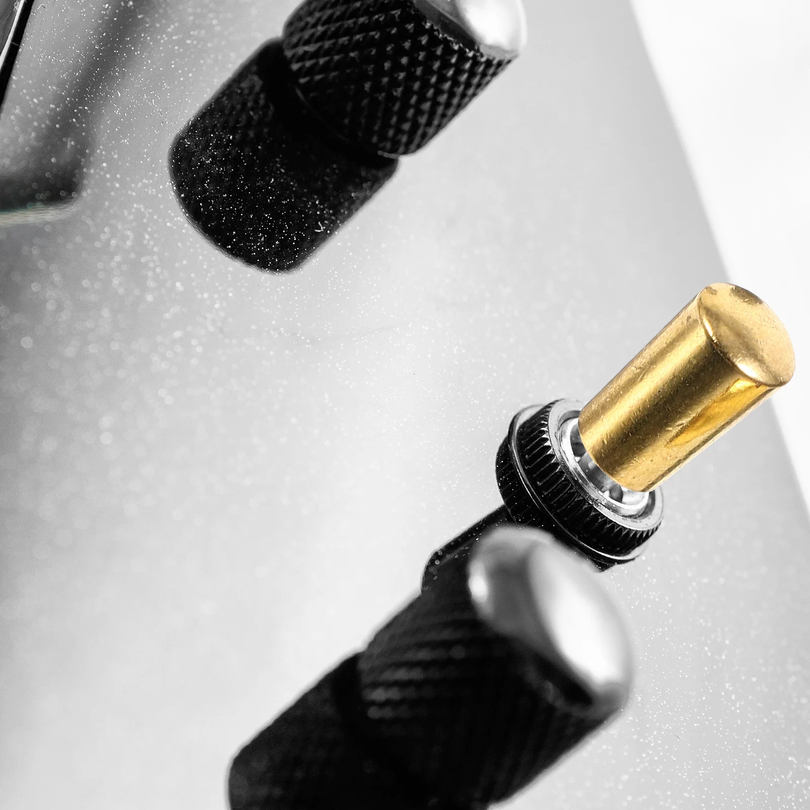 

2Pcs Electric Guitar Toggle Extensions 4mm Metal Tip Easy Installation No Noise Guitar Accessories Toggle Tip Pickup Cap