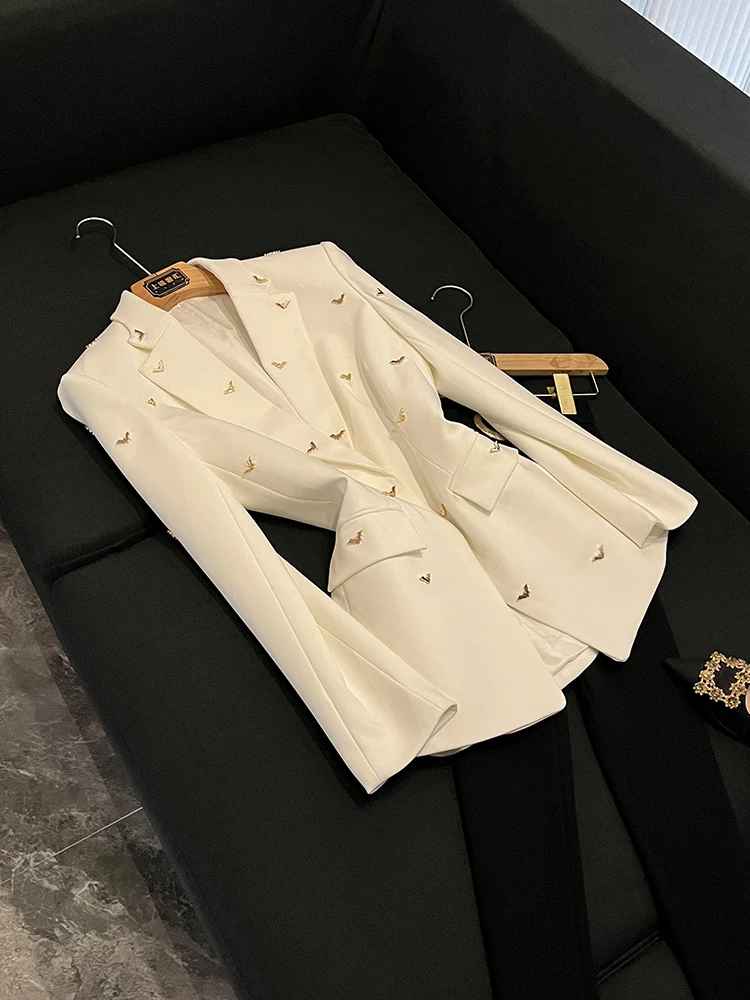 Faionable Batwing مطرز سليم صالح ميدي جايت البدلة ملابس خارجية الخريف الشتاء جديد وصول المرأة تخفيف Sle لون نقي