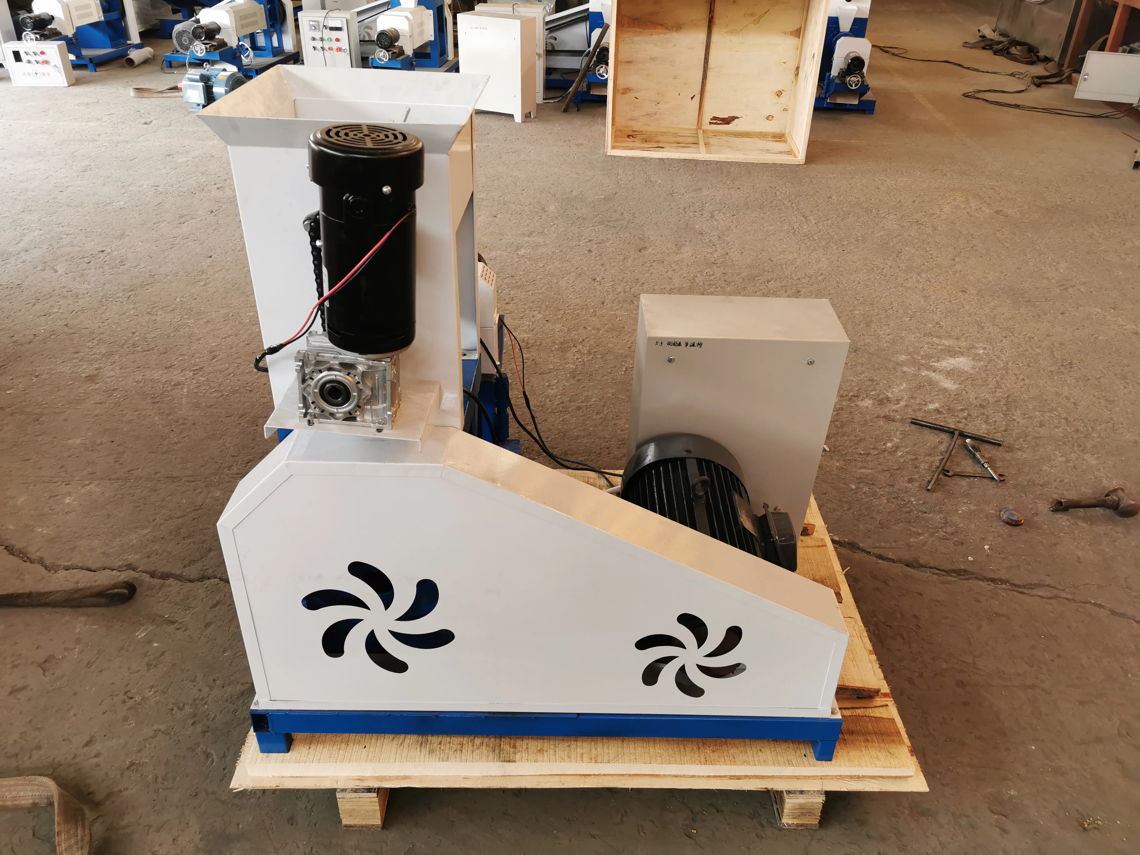 Dry Wet Pet Food Pellet Processing Making Extruder Machine Dog Fish Cat Chicken Animal Food Pellet Making Machine