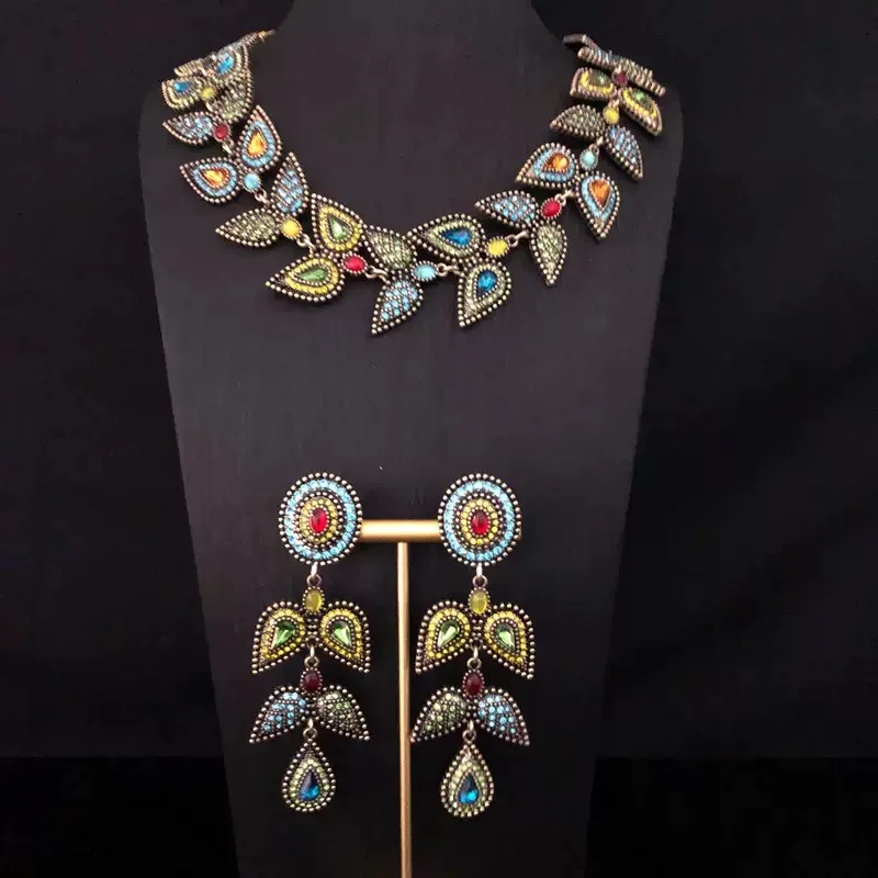 

Vintage Metal Inlaid Colored Gemstones Zircon Leaf Necklace Earring Fashion Woman Jewelry Sets Dress Banquet Accessories New