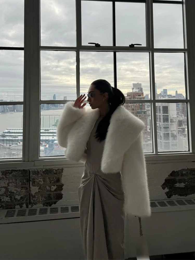Women White Faux Fur Short Coat Fashion Turndown Collar Long Sleeves Comfortable Loose Jacket Autumn Warm Soft Casual Outerwear