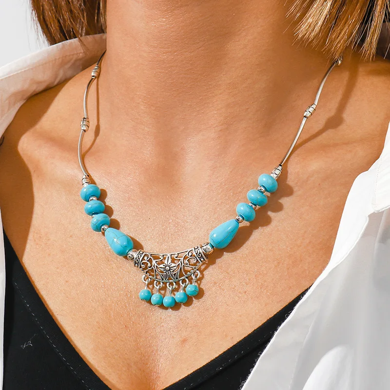 1Pcs Hot Selling Personalized Retro Turquoise Collarbone Necklace with Geometric Shape Hidden Silver Hollow Tassel Necklace