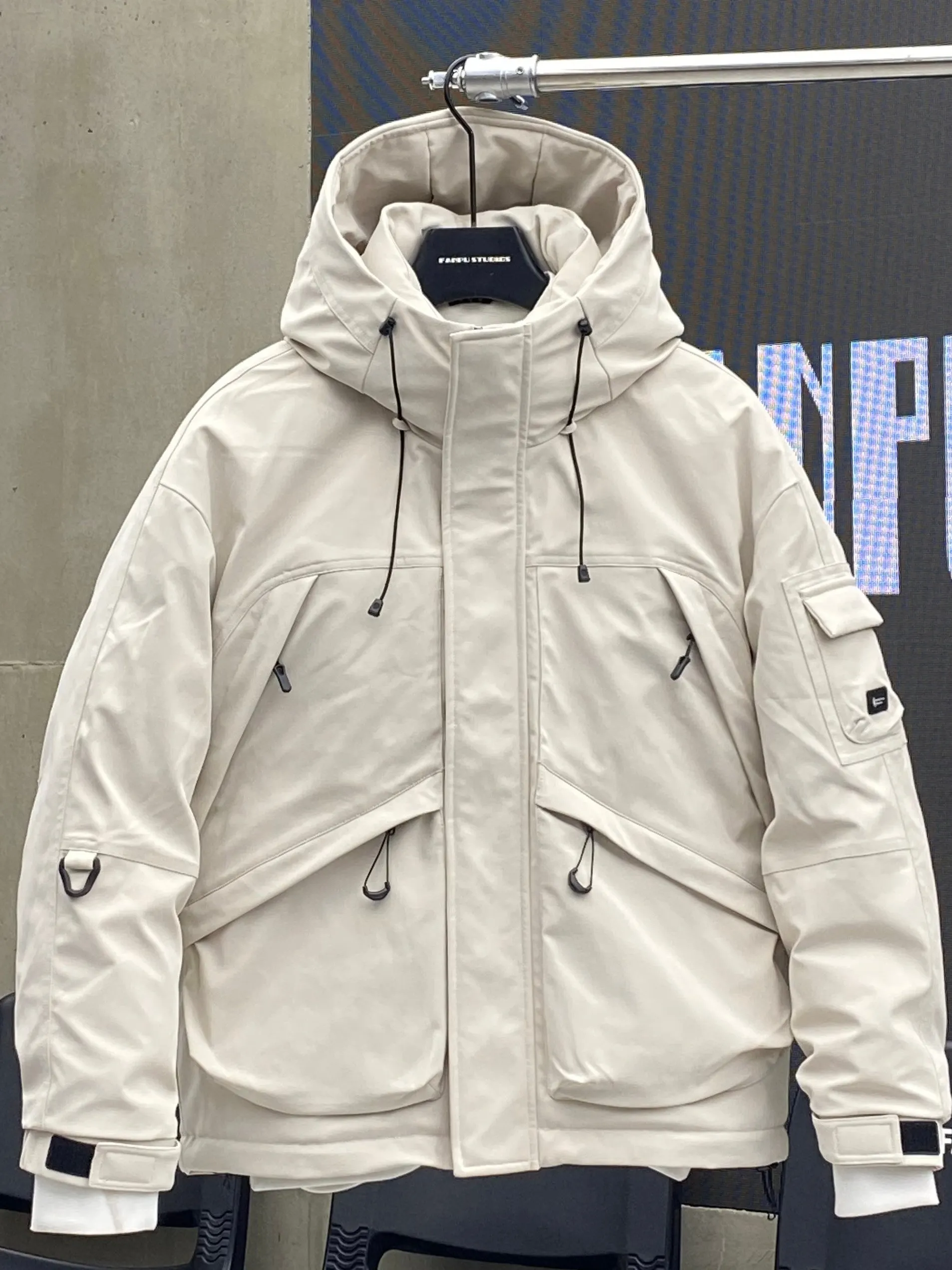 

Trendy Thiened Men's down Jaet White Du Feather Loose Warm Outdoor Coat Winter Polyester Fiber Long Sve Zipper Closure