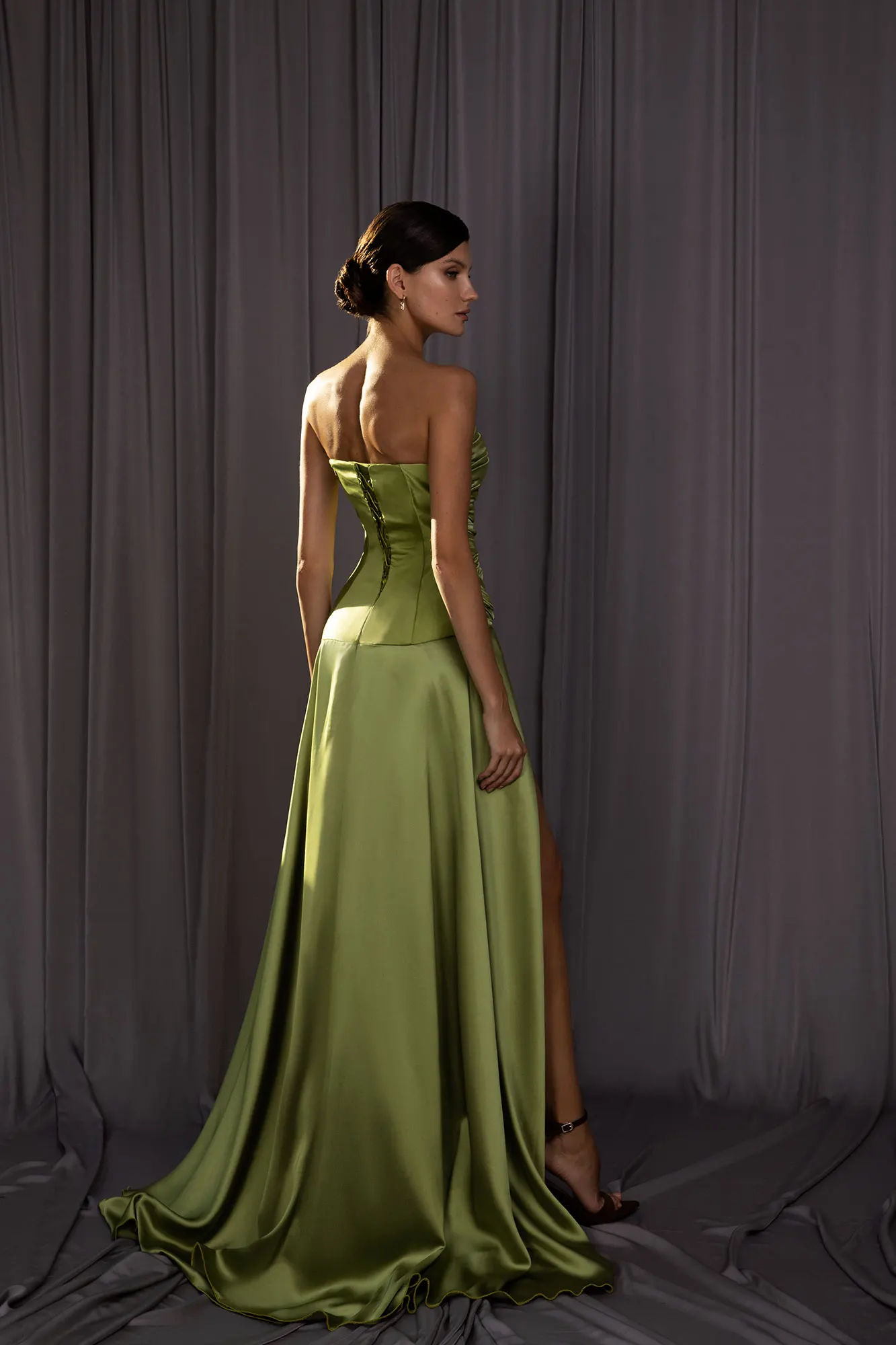Olijfgroene feestjurk met split uitgesneden rugloze sexy lieverd galajurken lange a-lijn geplooide lange formele jurken
