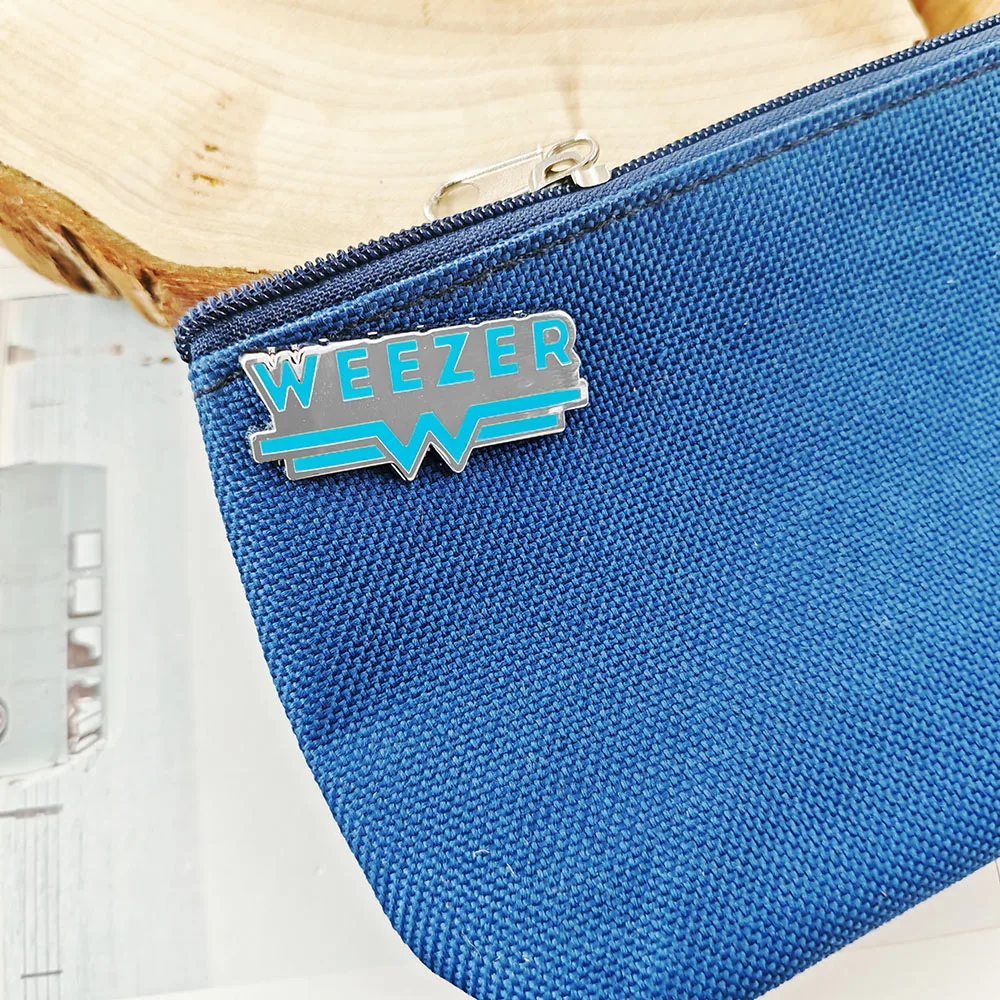 Weezer Rockband-Logo-Brosche, europäisch-amerikanischer Punk-Stil, Metallabzeichen, klassische Band-Metallnadel, Sammlerstück für Musikfans. – Detail 7