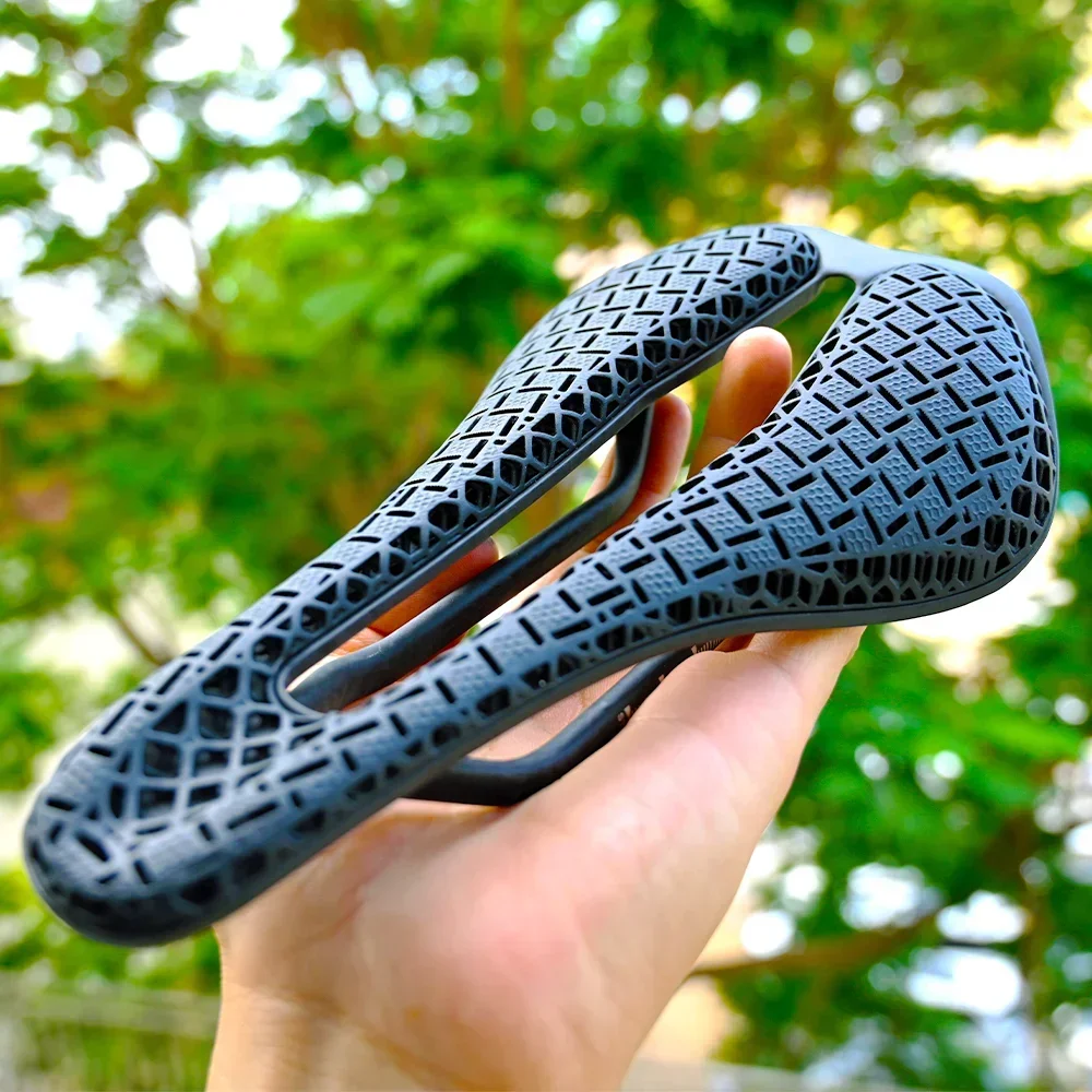 

Подушка для сиденья GOLDIX T68, напечатанная на 3D-принтере, с ультралегкой нижней пластиной из углеродного волокна и узором из ТПУ на лицевой стороне/опционально из кожи ЭВА