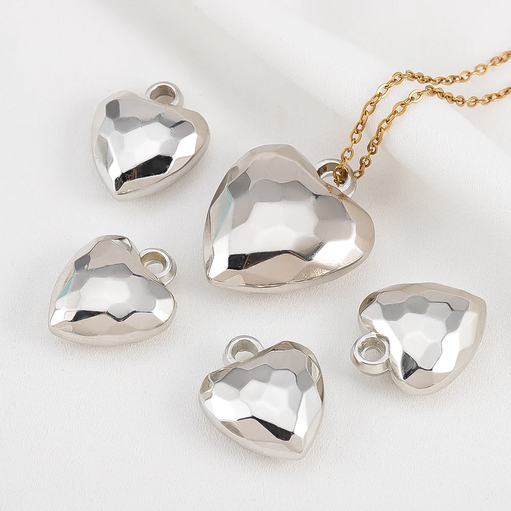 10 Stück CCB Kunststoff Metallic Facettierte Herz Anhänger Für DIY Vielseitige Armband Halskette Geometrische Charme Schmuck Finden Material