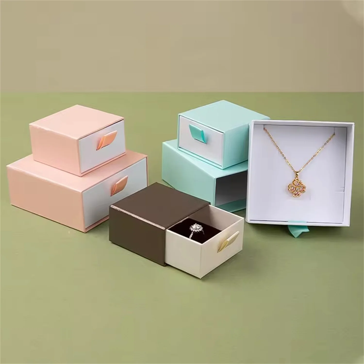 

9*9*4cm White Sponge Hard Drawer Slide Case Paper Jewelry Boxes Ring Earrings Bracelet Pendant Necklace Gift Package Box Storage