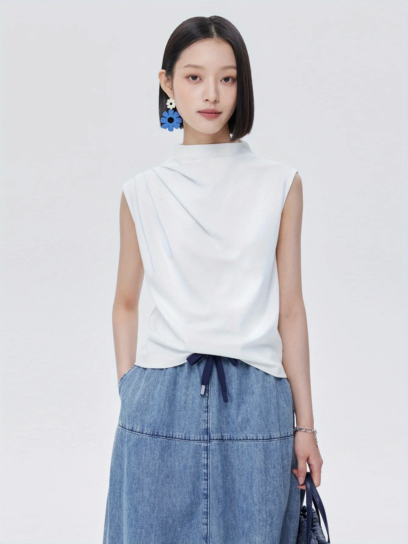 Summer New Fashion Minimalist Unique Design Asymmetrical Top T-shirt Stylish Simple Stand-out Crew Neck Short Sleeve