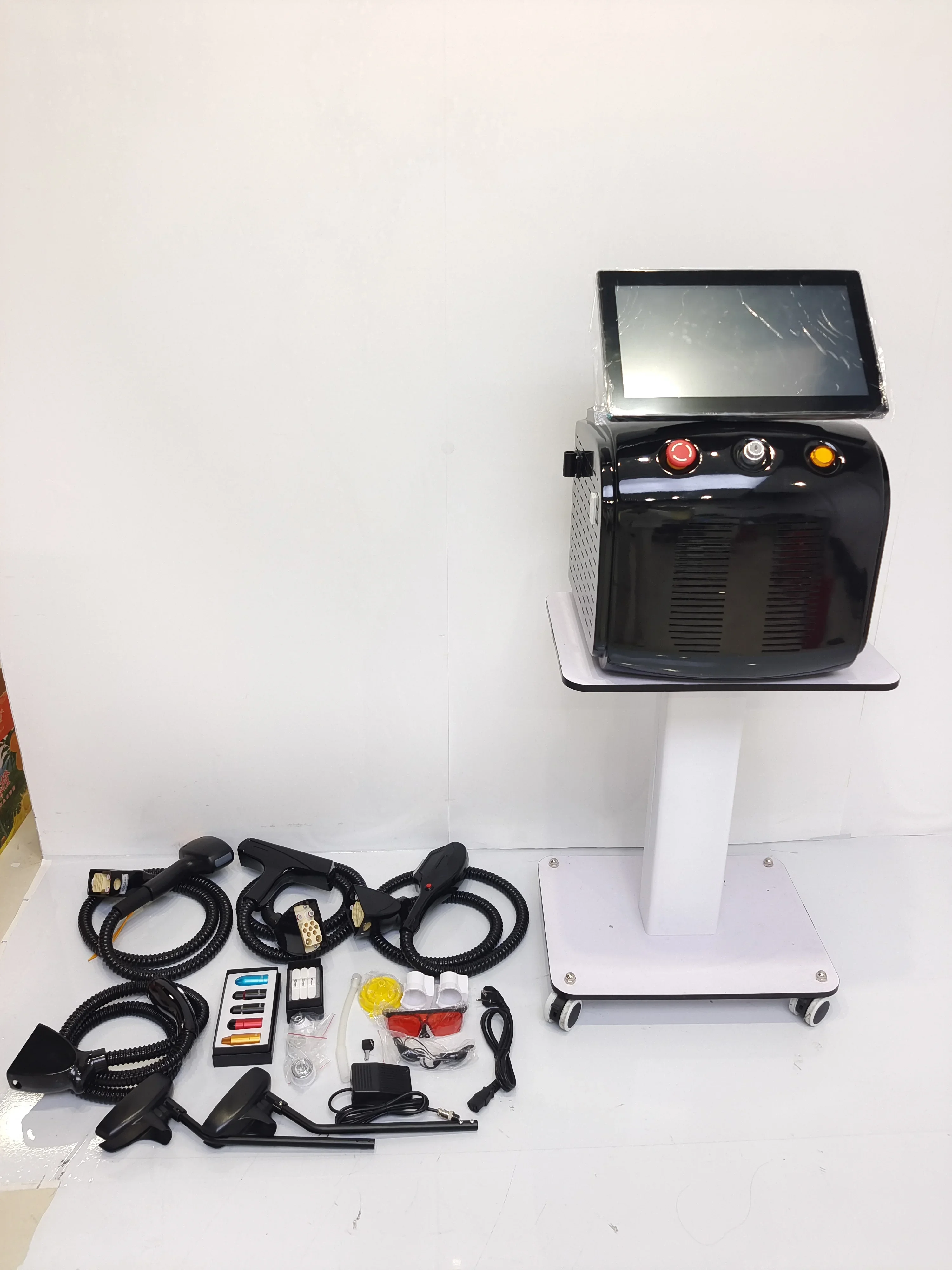 

Мощный лазерный аппарат 4-в-1 на 4000 Вт: DPL, диодный, пикосекундный, RF для удаления волос, татуировок и омоложения кожи