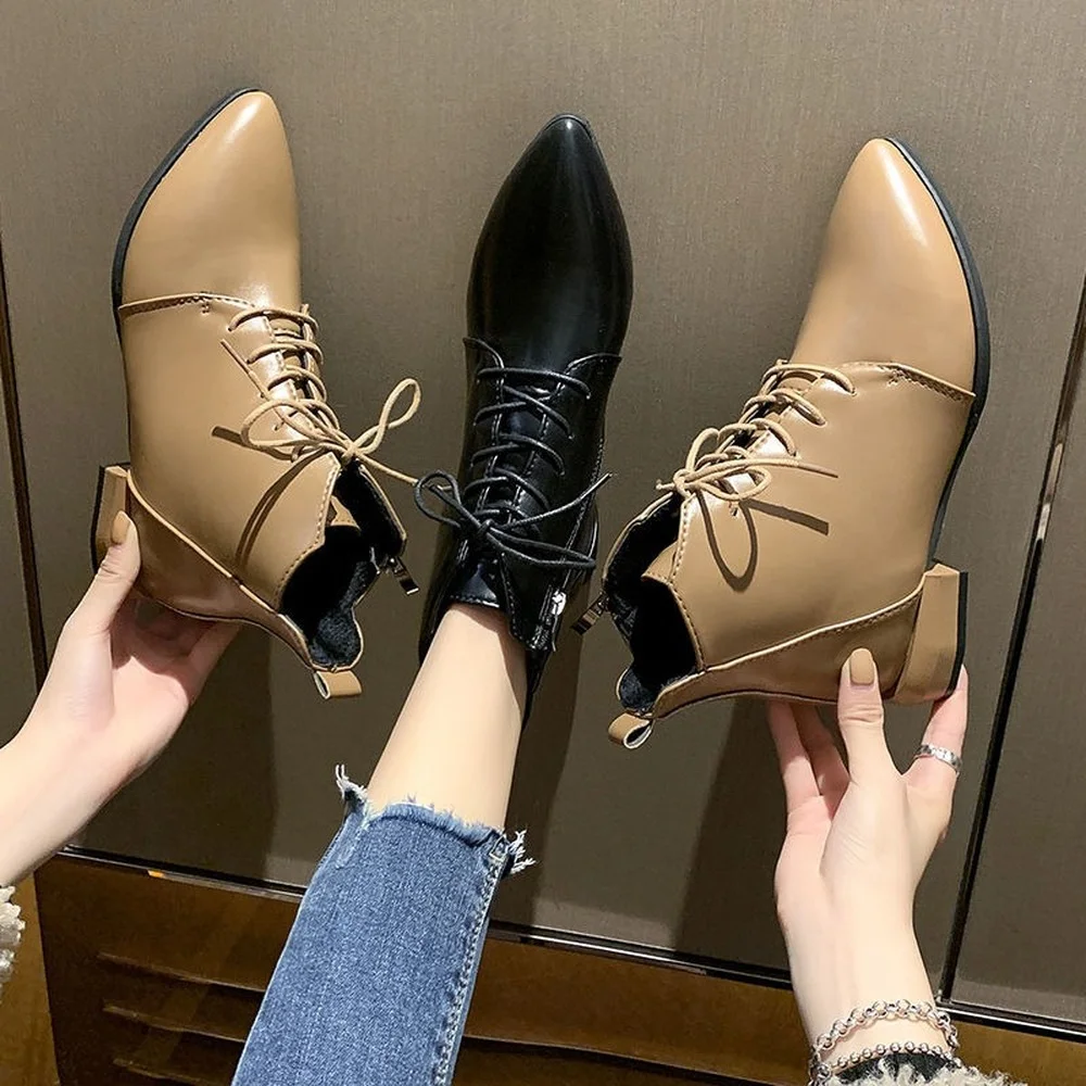 Pointed toe low-heeled ankle boots women\'s 2026autumn and winter thick heel fashion lace-up boots British style boots