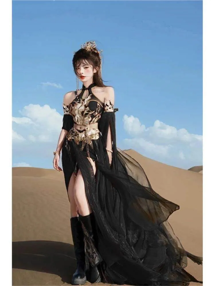 

A complete set of ancient-style embroidered clothing Western Regions versatile and exotic travel photography photo shoots