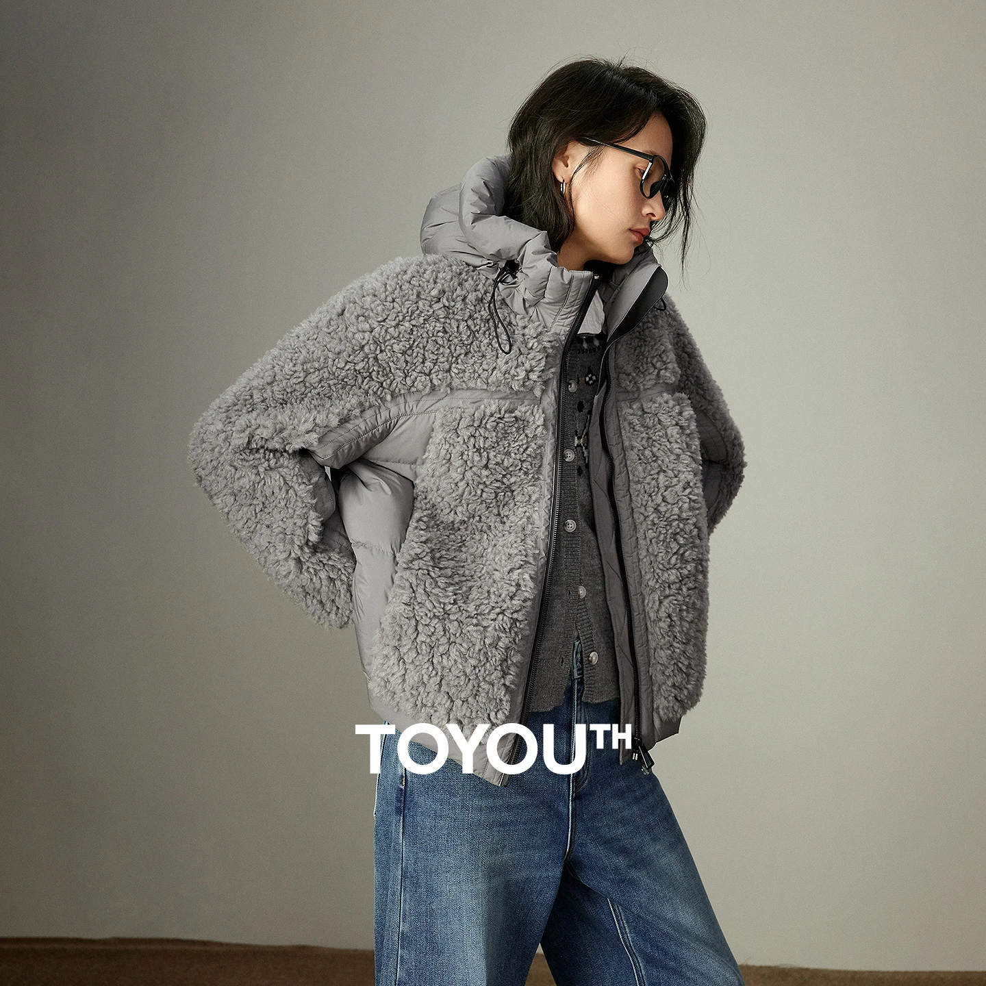 TOYOUTH سترات نسائية شتوية جديدة 2025 90% أسفل معبأ بقلنسوة دافئة مرقعة سترة قطيفة ملابس خارجية