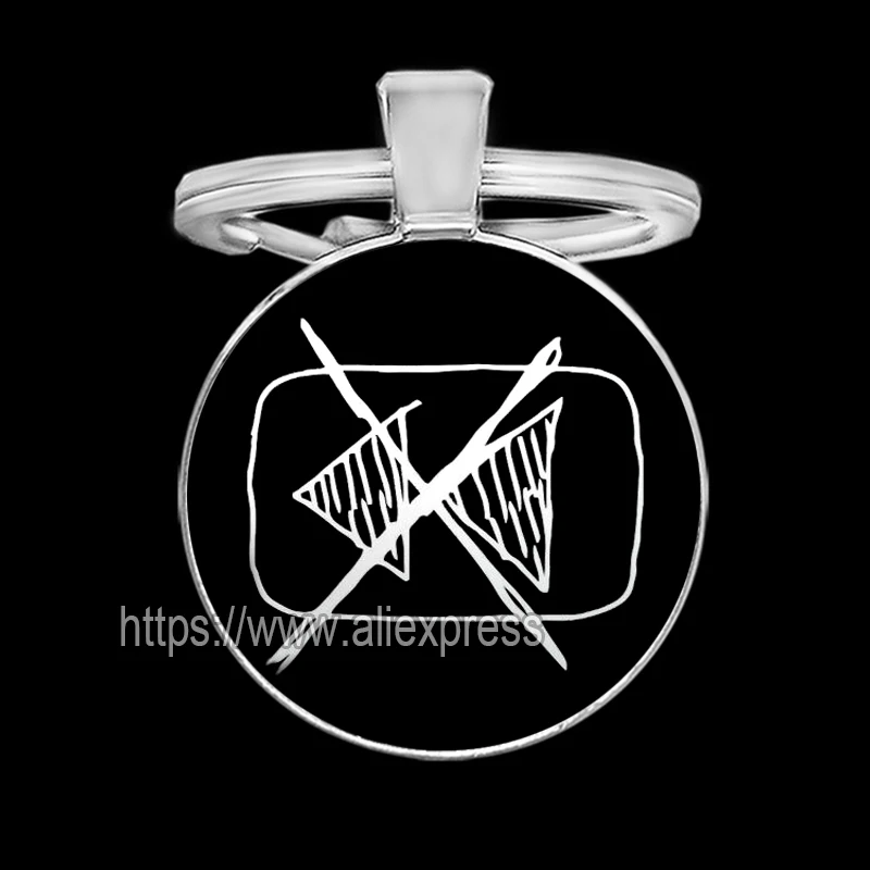 Life Is Strange Rewind Keychains for Men Fashion Original Keychains Key Holder for Keys