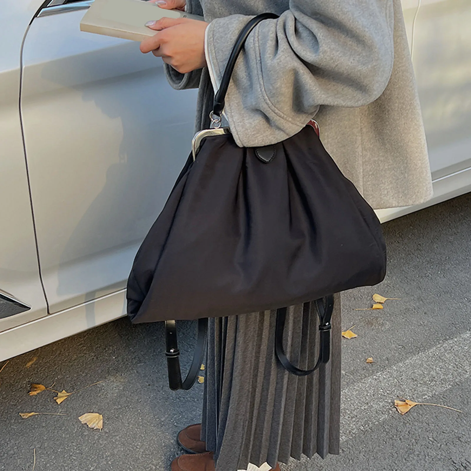

Women Pleated Retro Shoulder Bag Kiss-Lock Underarm Purse Large Capacity Hobo Handbag for Travel Shopping Work Daily Use