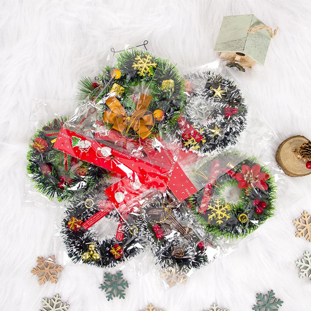 

8Pcs Christmas Garland Mini Wreath Decorative Hanging Garland Xmas Playhouse Wreath Pendant Home Decoration String Wreaths