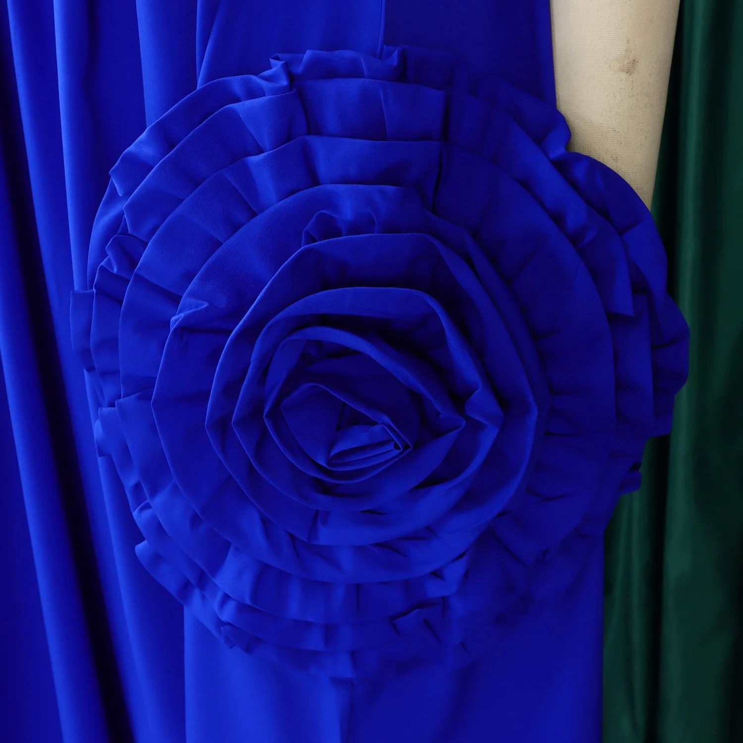 エレガントなシャツドレス女性のためのターンダウンカラーシングルブレストストレートミッドカーフファッションレディース誕生日パーティーディナードレス